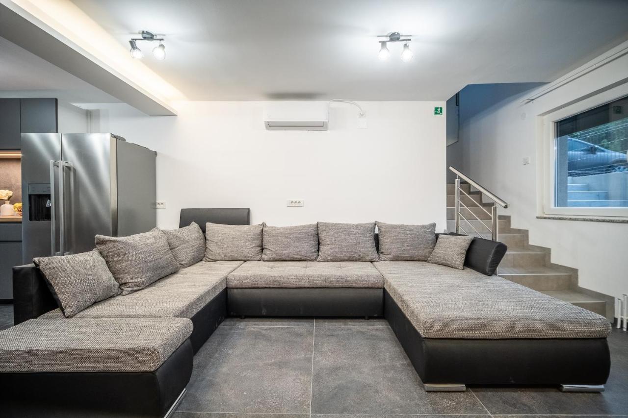 Villa Nesa - Beautiful Guest House At Continental Croatia With Outdoor Swimming Pool, Sauna And 3 Bedrooms Plaski Exterior photo