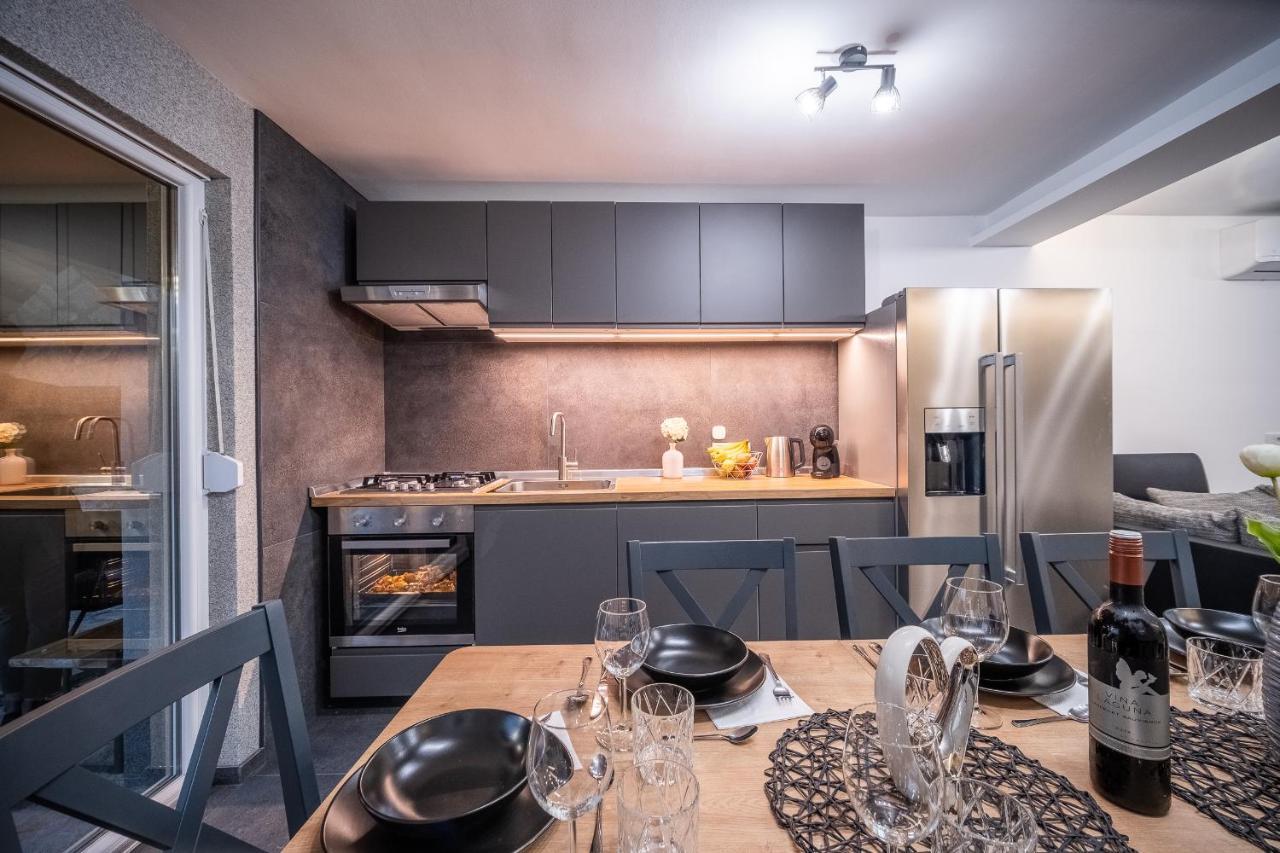 Villa Nesa - Beautiful Guest House At Continental Croatia With Outdoor Swimming Pool, Sauna And 3 Bedrooms Plaski Exterior photo