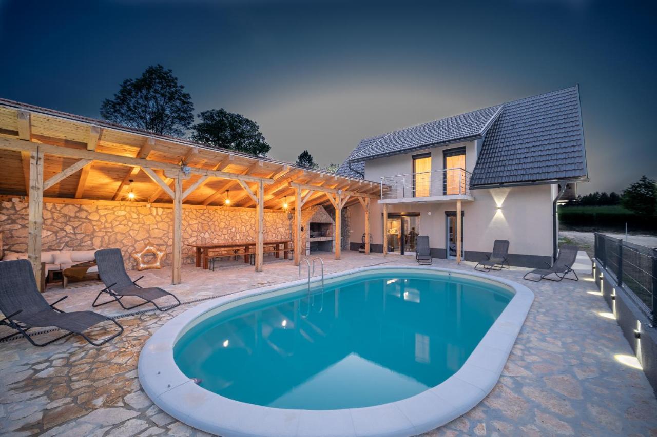 Villa Nesa - Beautiful Guest House At Continental Croatia With Outdoor Swimming Pool, Sauna And 3 Bedrooms Plaski Exterior photo