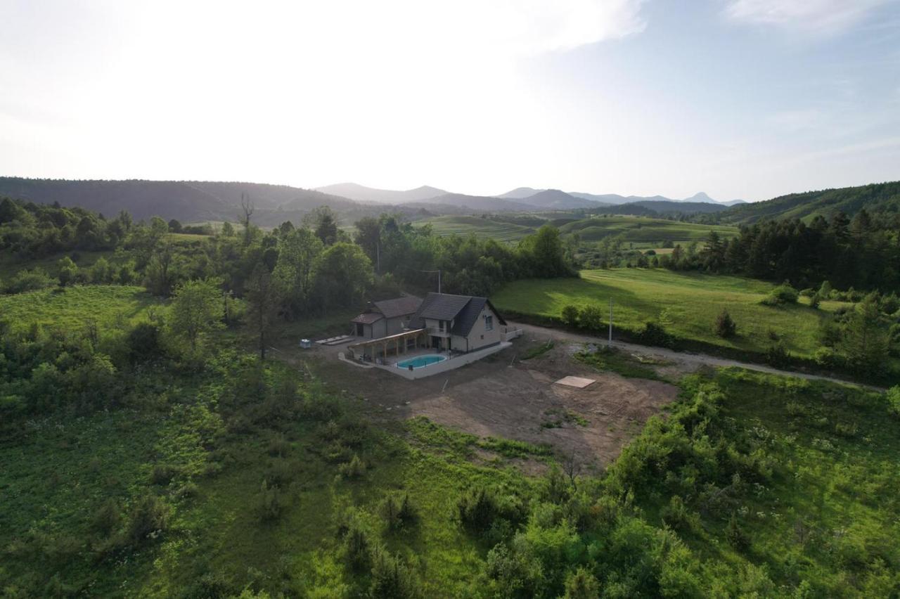 Villa Nesa - Beautiful Guest House At Continental Croatia With Outdoor Swimming Pool, Sauna And 3 Bedrooms Plaski Exterior photo